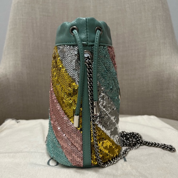 GUCCI SEQUINS BUCKET BAG - Picture 5 of 11